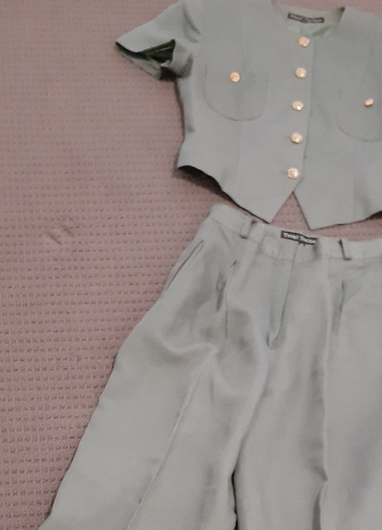 Trent Nathan Dresses & Skirts - No longer require but I loved this look